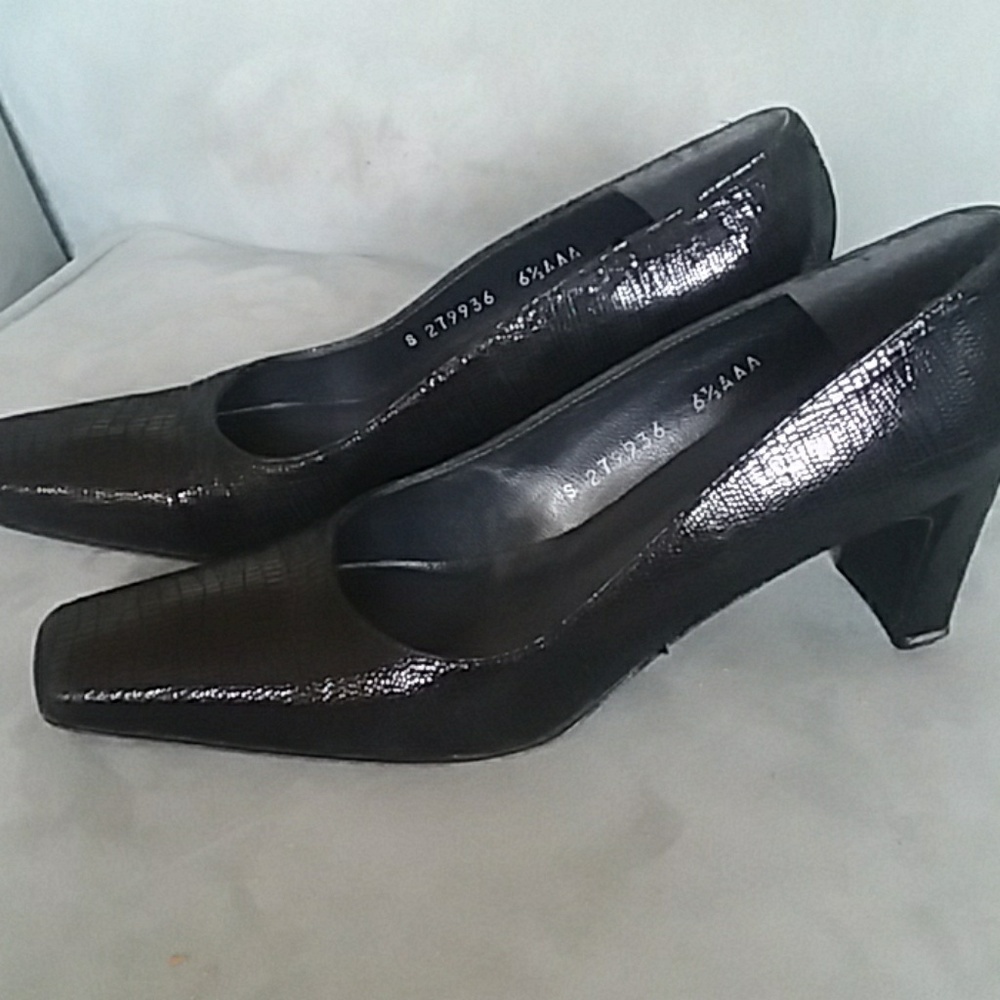 Stuart Weitzman Snakeskin Pumps